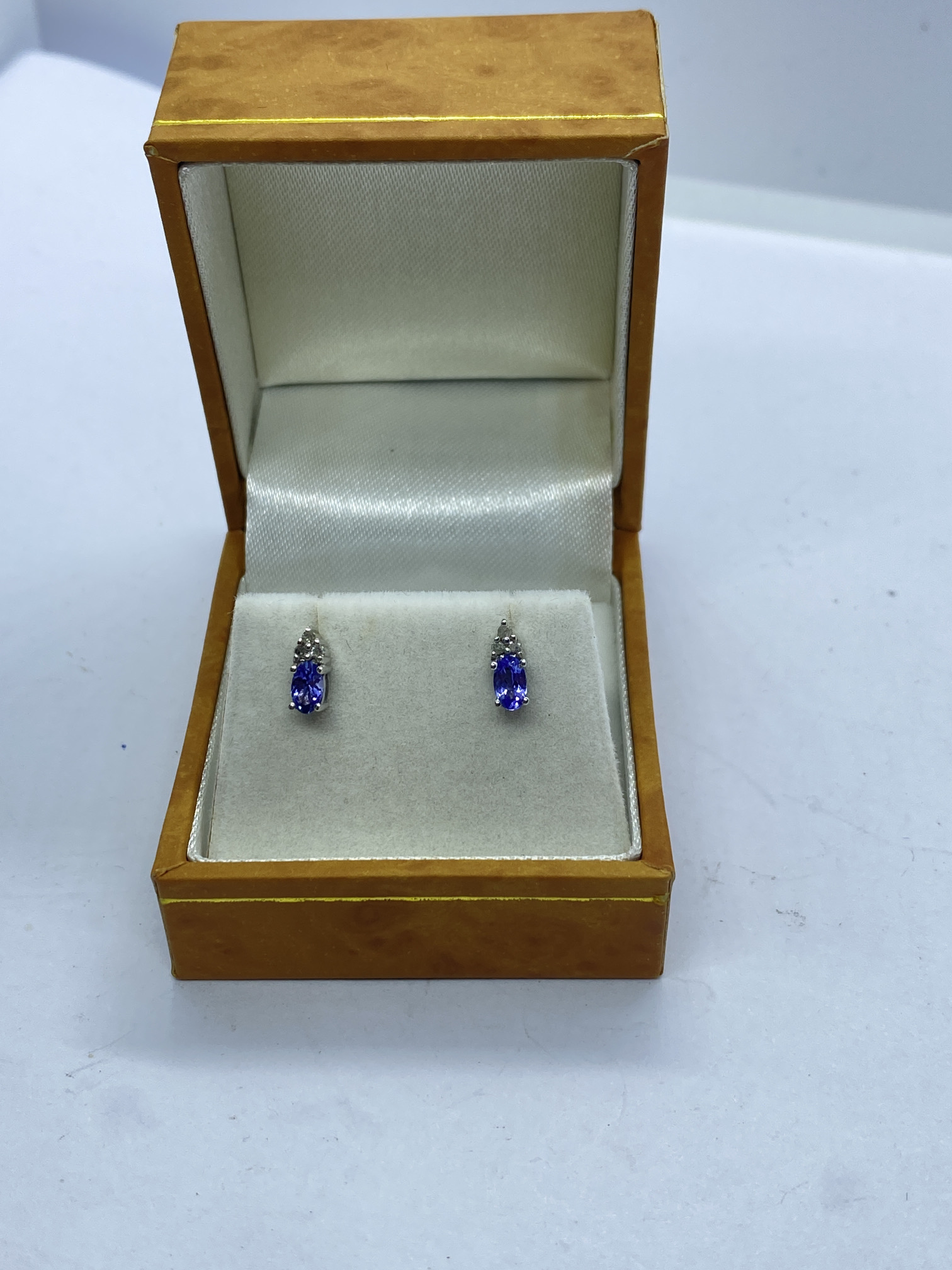 PRETTY 9ct WHITE GOLD TANZANITE AND DIAMOND EARRINGS - Image 2 of 2