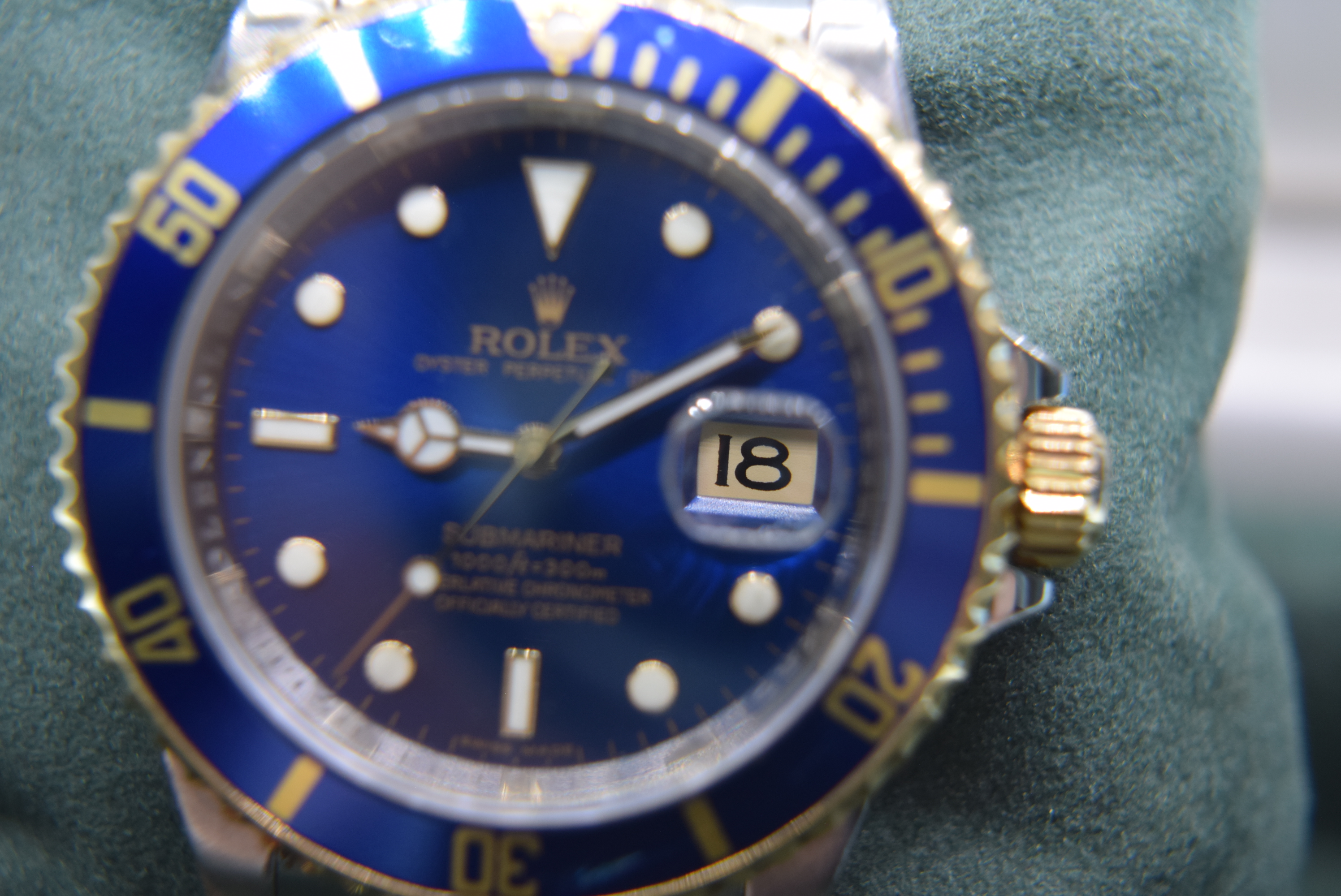 SUPER RARE 2009 ROLEX REF. 16613LB SUBMARINER "V SERIAL" LAST EDITION NON CERAMIC - Image 9 of 20