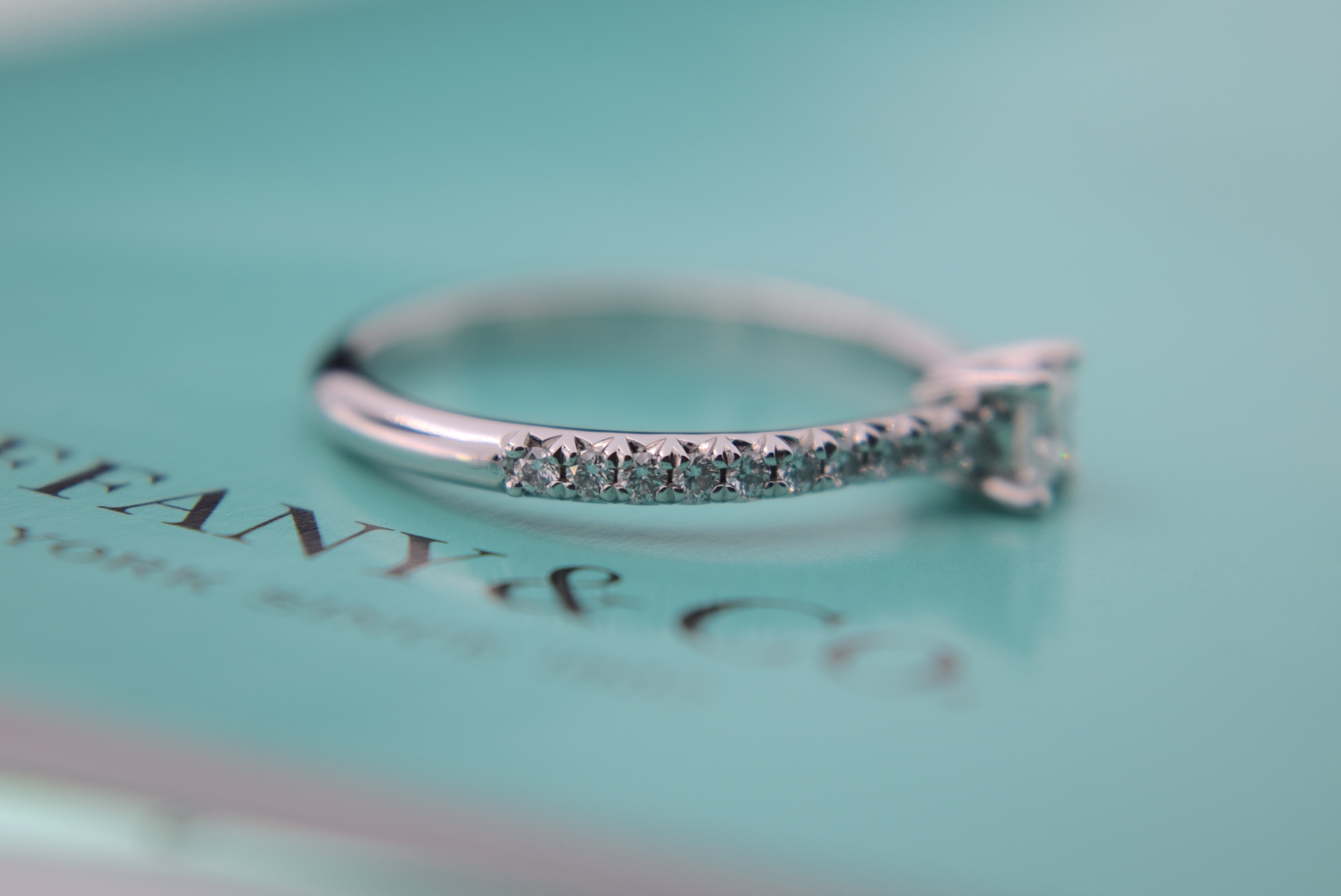 TIFFANY & CO. "NOVO" PRINCESS VVS1/F DIAMOND RING IN PLATINUM DIAMOND BAND (WITH BOX & CERTIFICATE) - Image 7 of 14