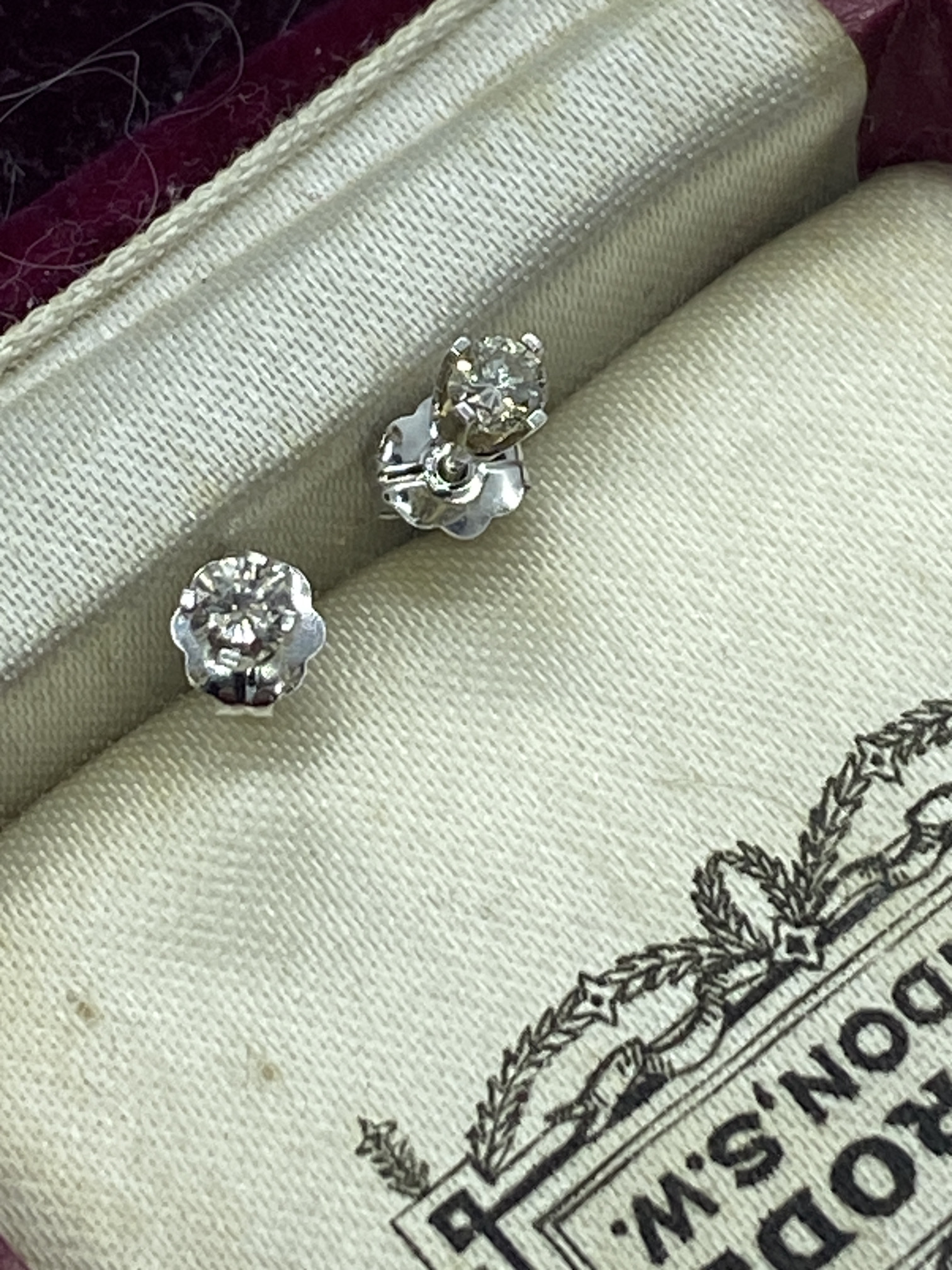 14ct WHITE GOLD DIAMOND STUD EARRINGS