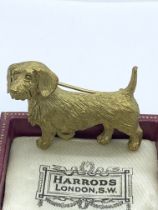 CUTE DACHSHUND DOG BROOCH CAST IN YELLOW METAL