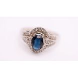 DEEP BLUE SAPPHIRE & DIAMOND RING (UK SIZE: R)