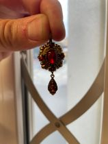 Vintage garnet pendant - Not hallmarked (Tested as 9K Gold) 4gm