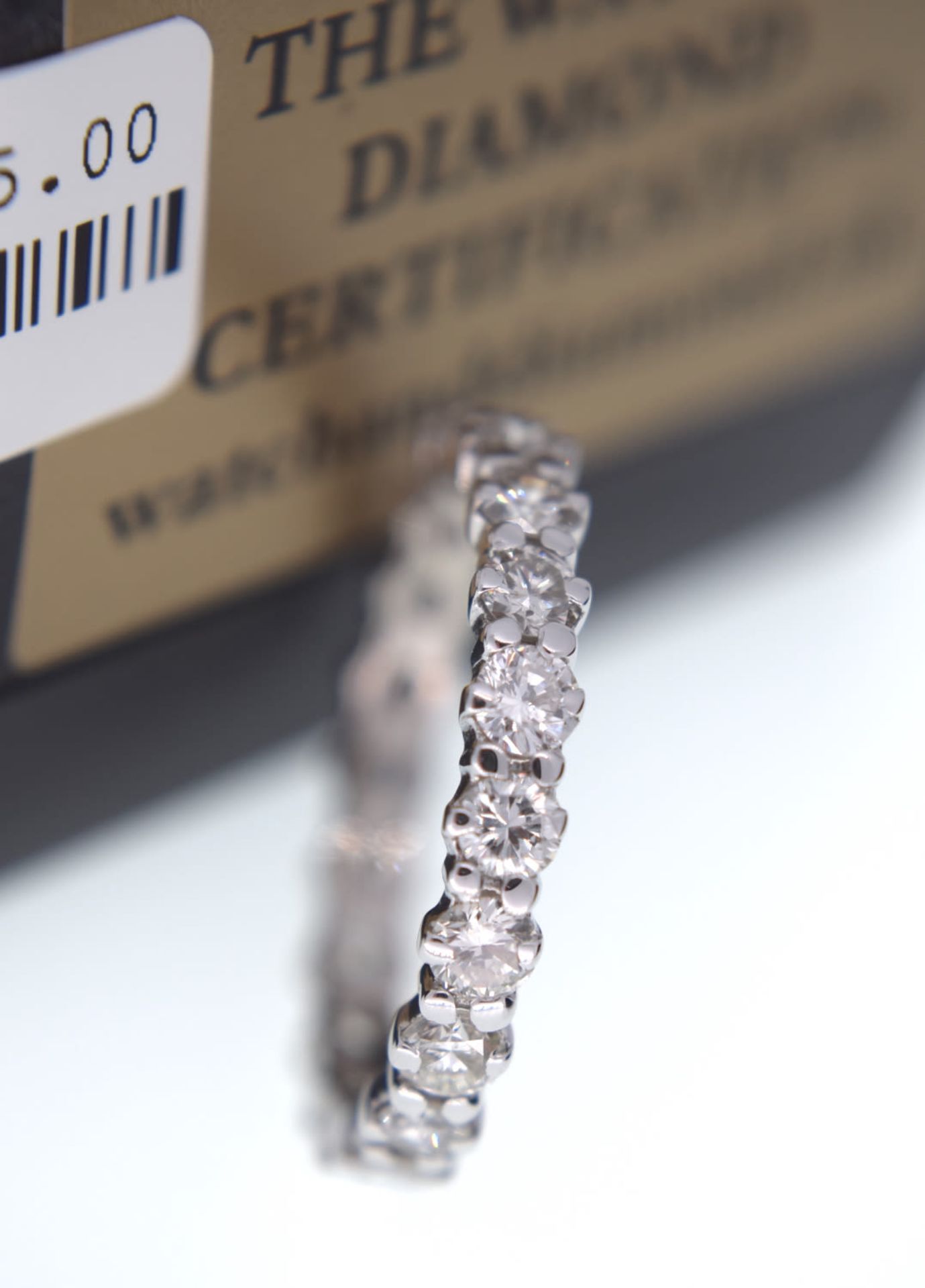 STUNNING 2.80CT VS1-2 / E-F ROUND BRILLIANT CUT DIAMOND FULL ETERNITY BAND RING IN 18CT WHITE GOLD - Image 9 of 17
