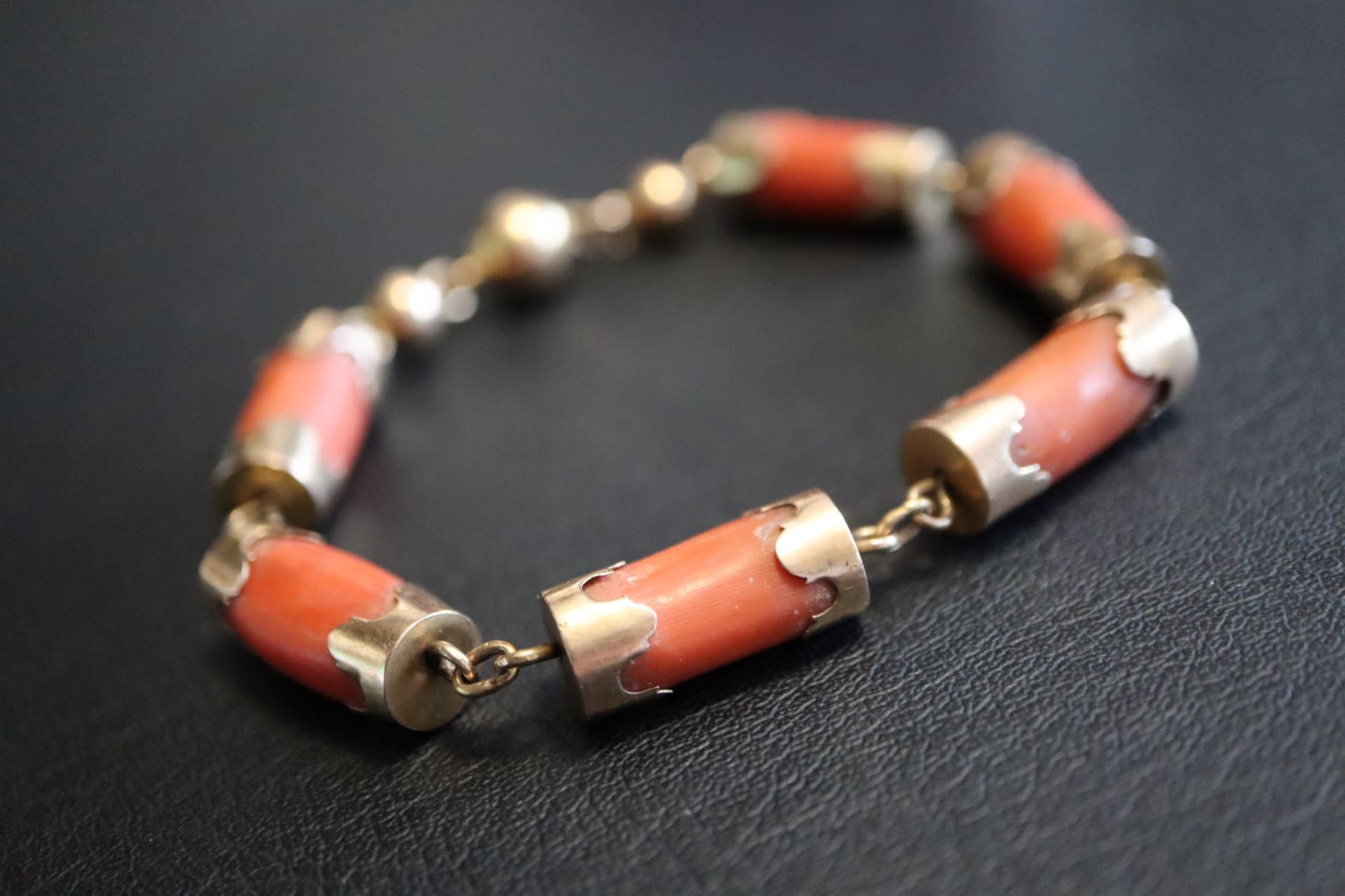 14K GOLD & ORANGE CORAL BRACELET