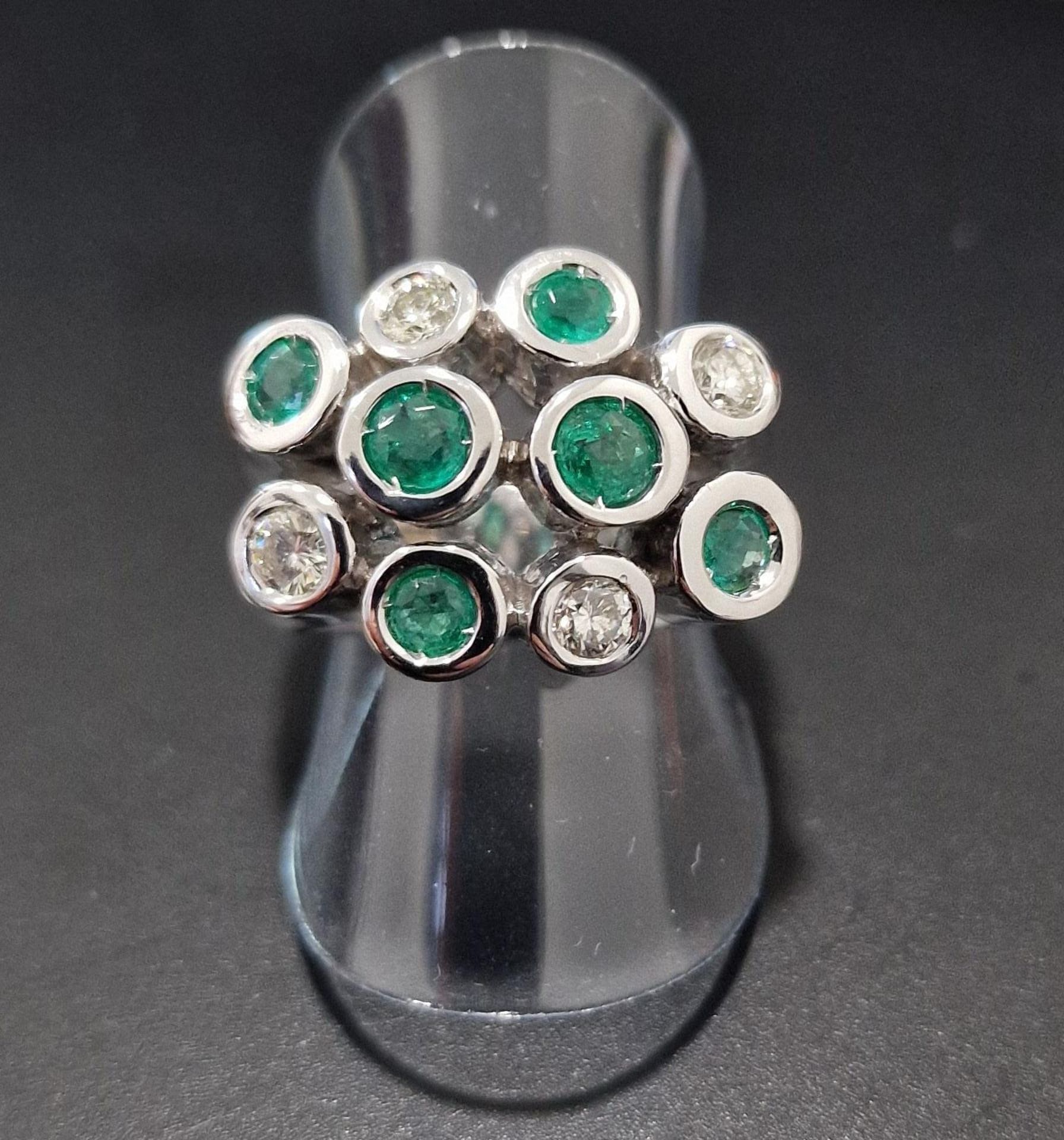 2.00CT EMERALD & DIAMOND RING - SET IN 18K GOLD (15.3g Total Weight)