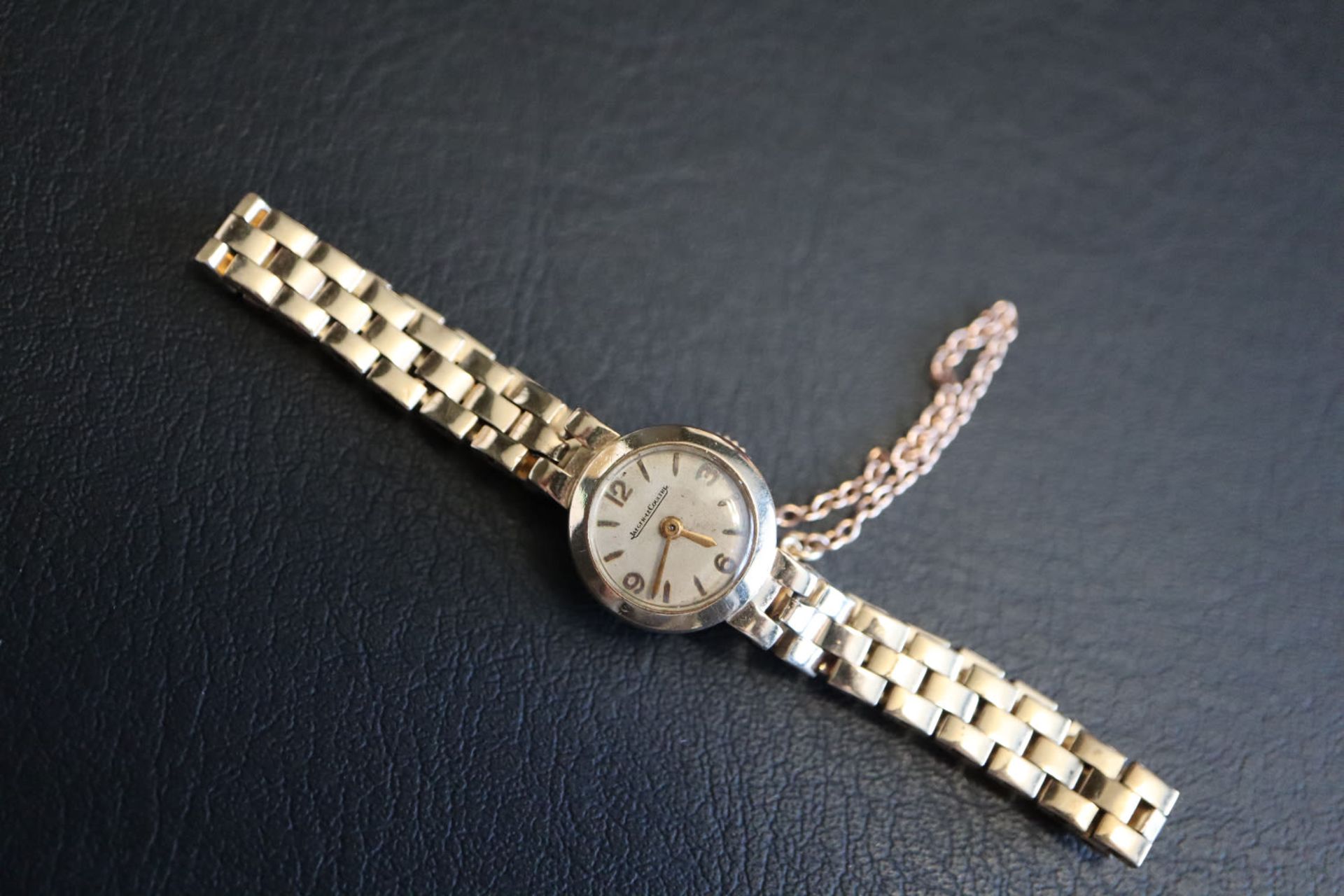 JAEGER-LE COULTRE - LADIES GOLD VINTAGE COCKTAIL WATCH (2811 SERIAL NO.) - Image 4 of 4
