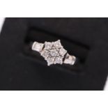 0.70CT DIAMOND & PLATINUM RING - UK SIZE: O