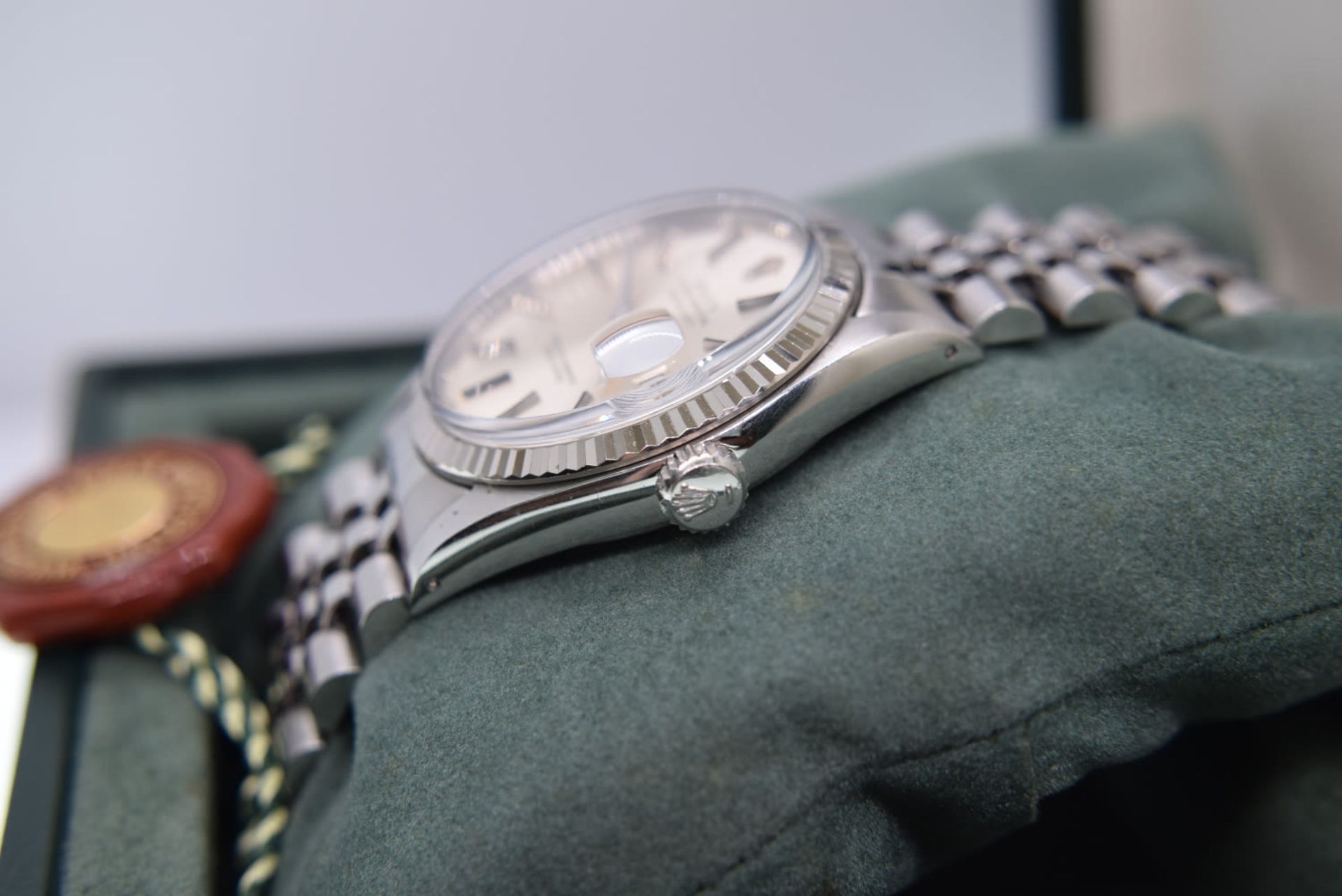 ROLEX DATEJUST 36MM STAINLESS STEEL MODEL WITH JUBILEE BRACELET (SILVER DIAL, FLUTED BEZEL) - Image 2 of 8