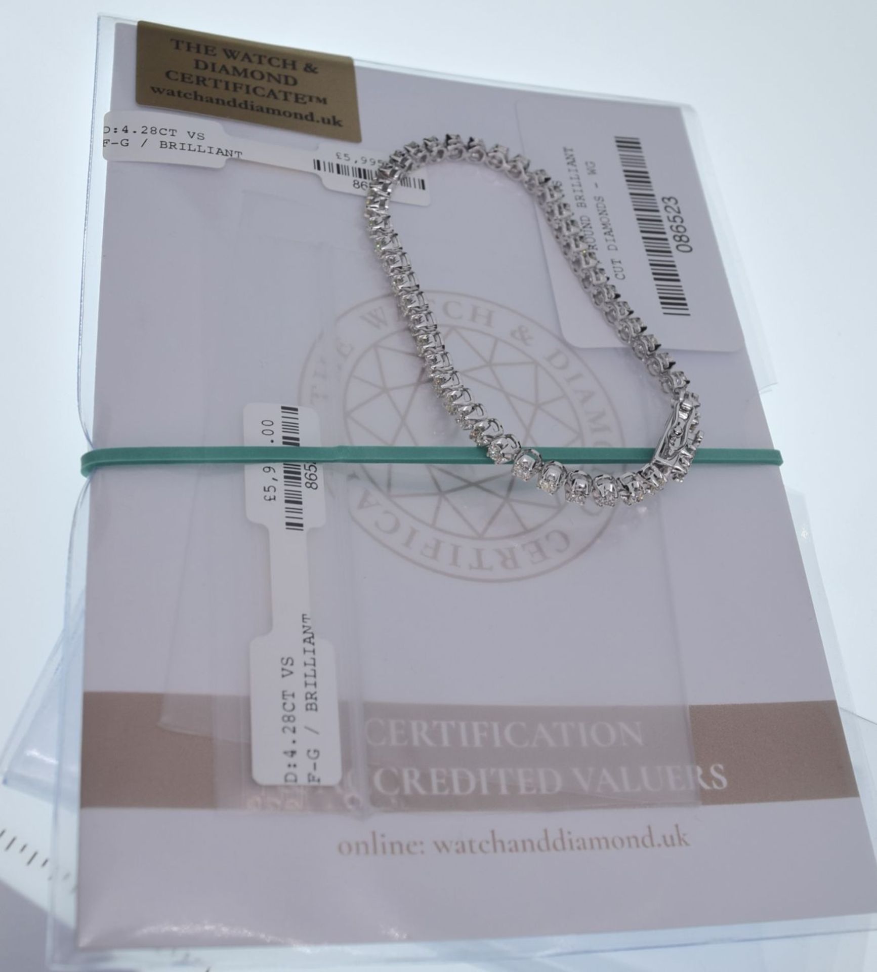 STUNNING 4.28ct White Gold Diamond Tennis Bracelet (*VS - F/G* Clarity & Colour) - Certificate & Box - Image 5 of 12
