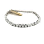 8.50CT DIAMOND TENNIS BRACELET in 18CY WHITE GOLD (16.2g)