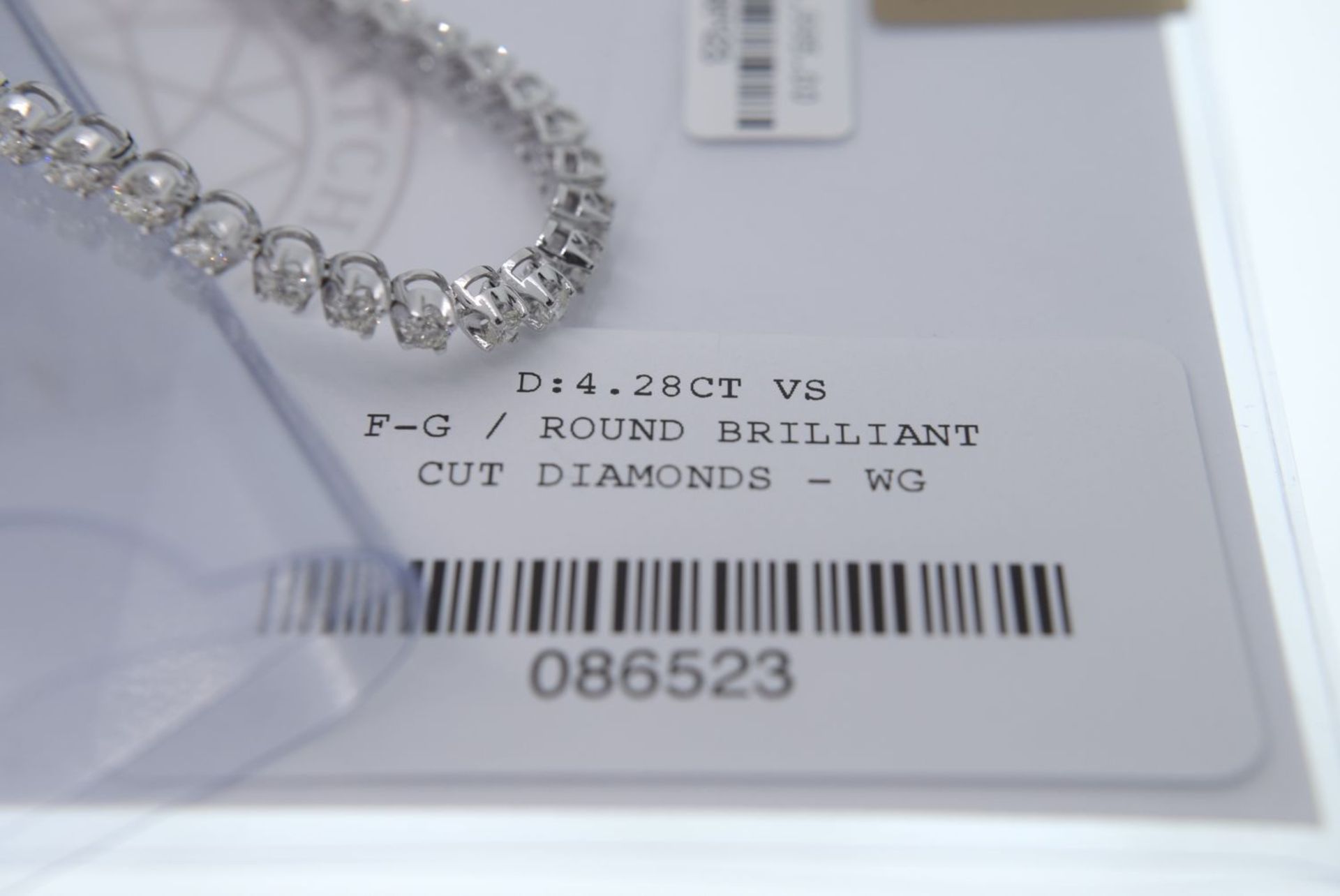 STUNNING 4.28ct White Gold Diamond Tennis Bracelet (*VS - F/G* Clarity & Colour) - Certificate & Box - Image 8 of 12