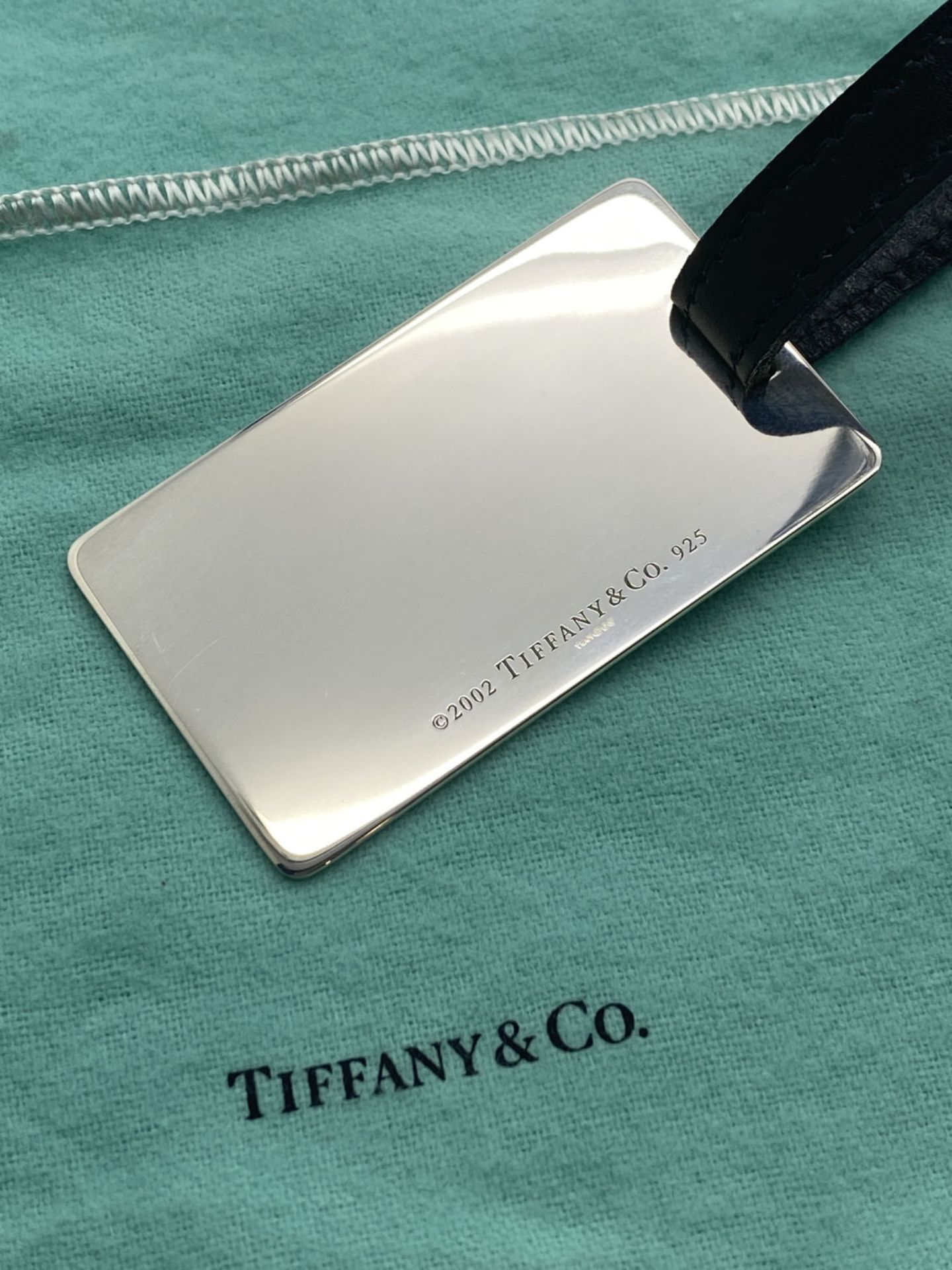 TIFFANY & CO 925 SILVER LUGGAGE TAG IN EXCELLENT CONDITION WITH TIFFANY POUCH - Image 4 of 4
