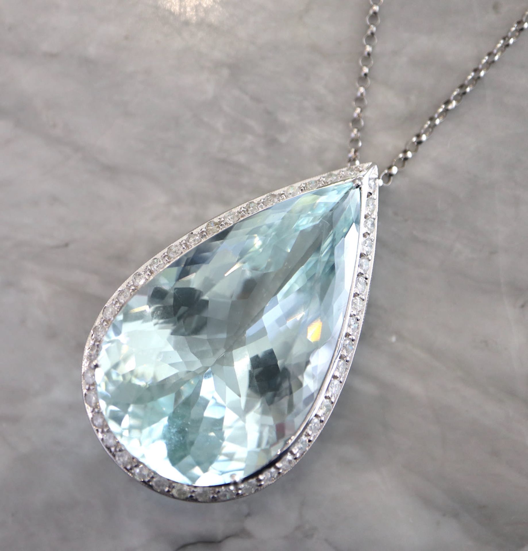 *** 67.55CT DIAMOND & AQUAMARINE *** PENDANT in 18K WHITE GOLD