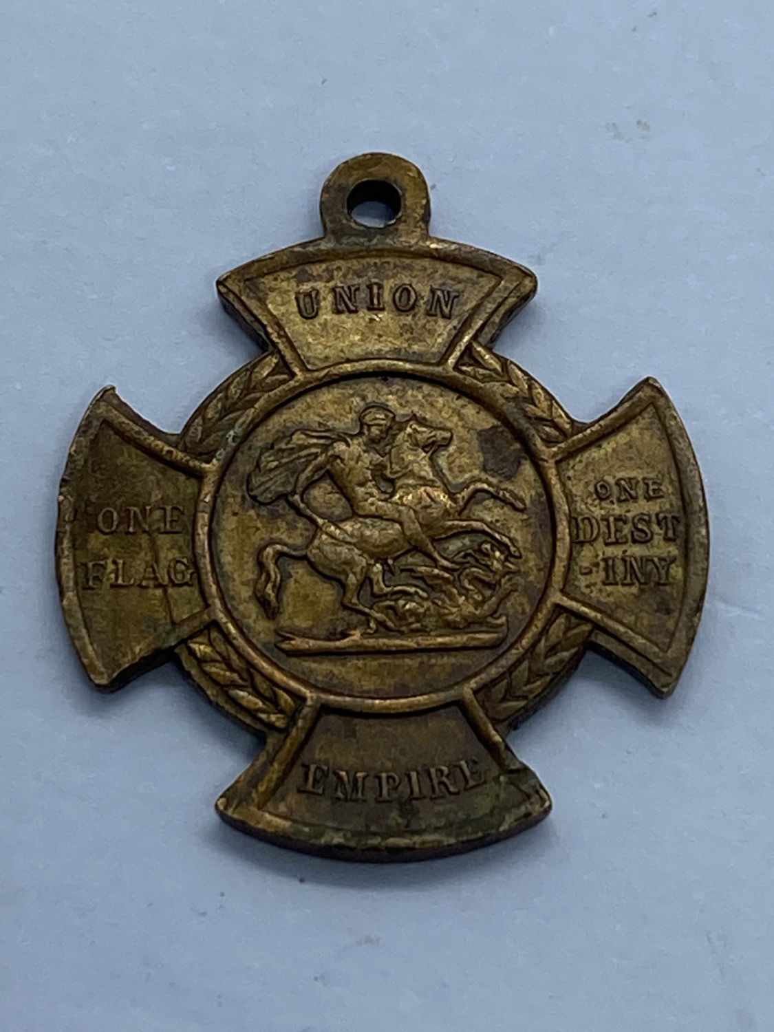 1901 AUSTRALIA UK QUEEN VICTORIA EMPIRE DAY BADGE PENDANT OLD ST GEORGE MEDAL