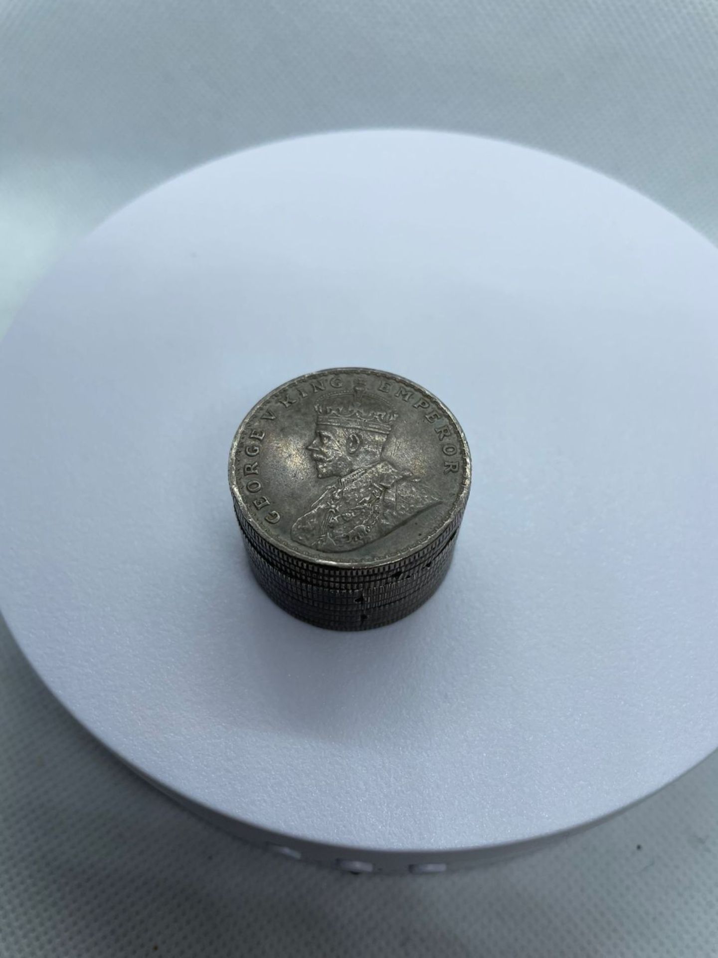 1 RUPEE ANTIQUE PILL BOX - Image 2 of 4