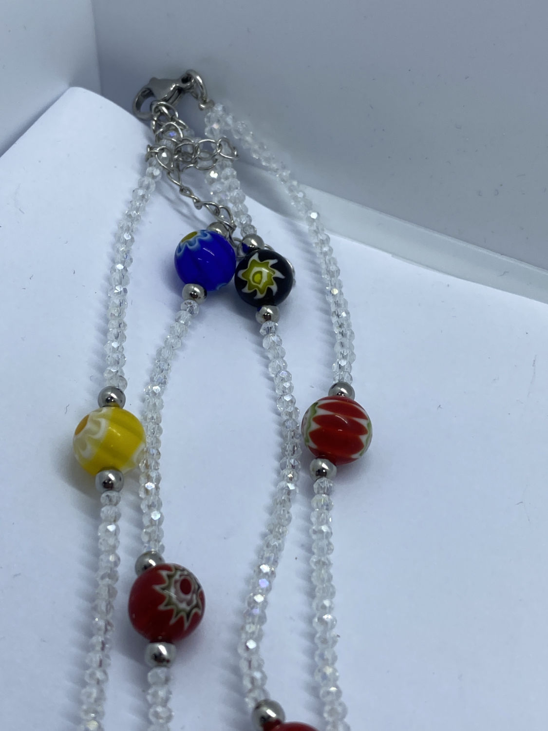 GORGEOUS PATTERNED SPARKLY MURANO GLASS NECKLACE APPROX. 18' LONG - Image 4 of 5