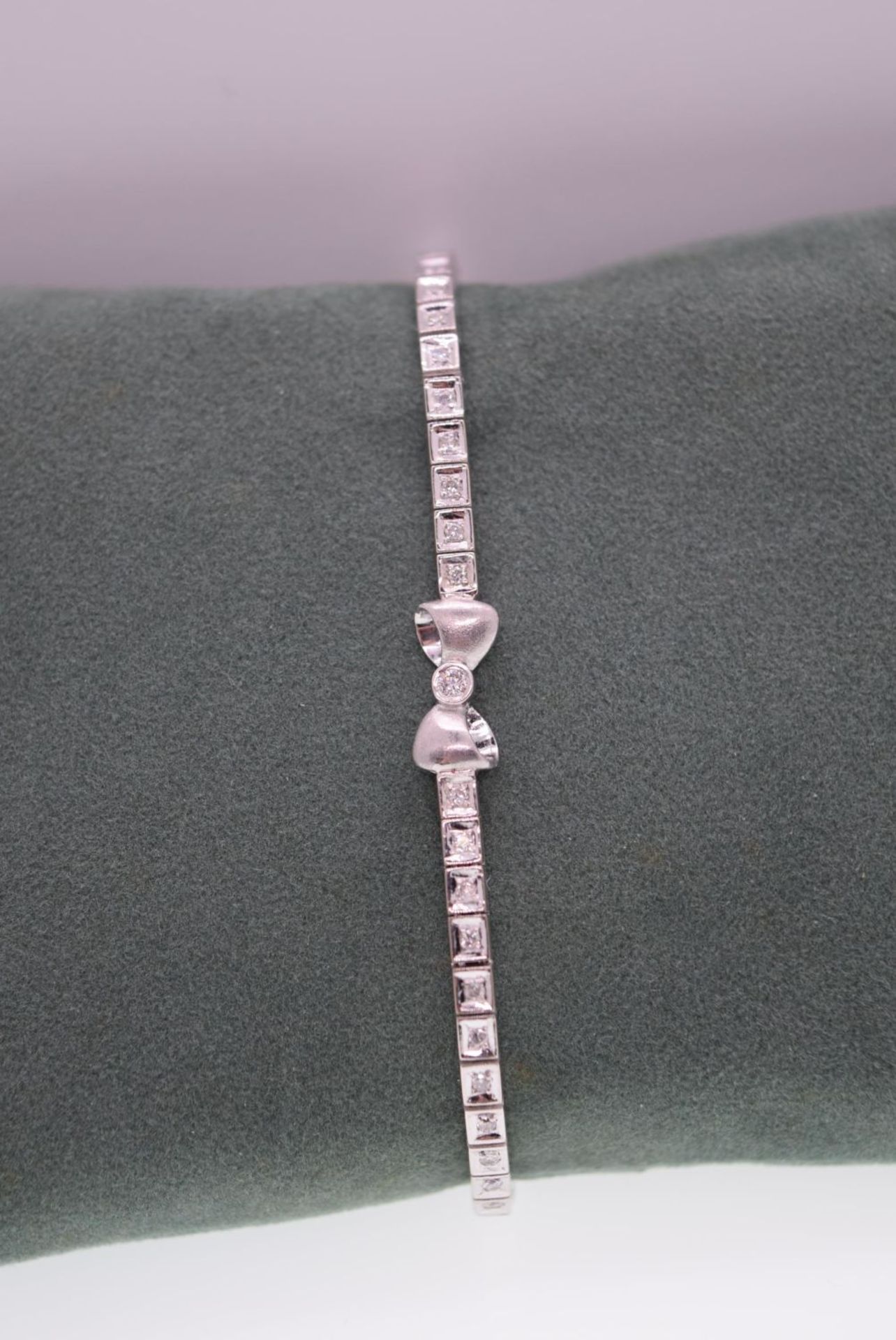 14K WHITE GOLD BOD DESIGN DIAMOND TENNIX BRACELET APPROX. 1.7CT VS