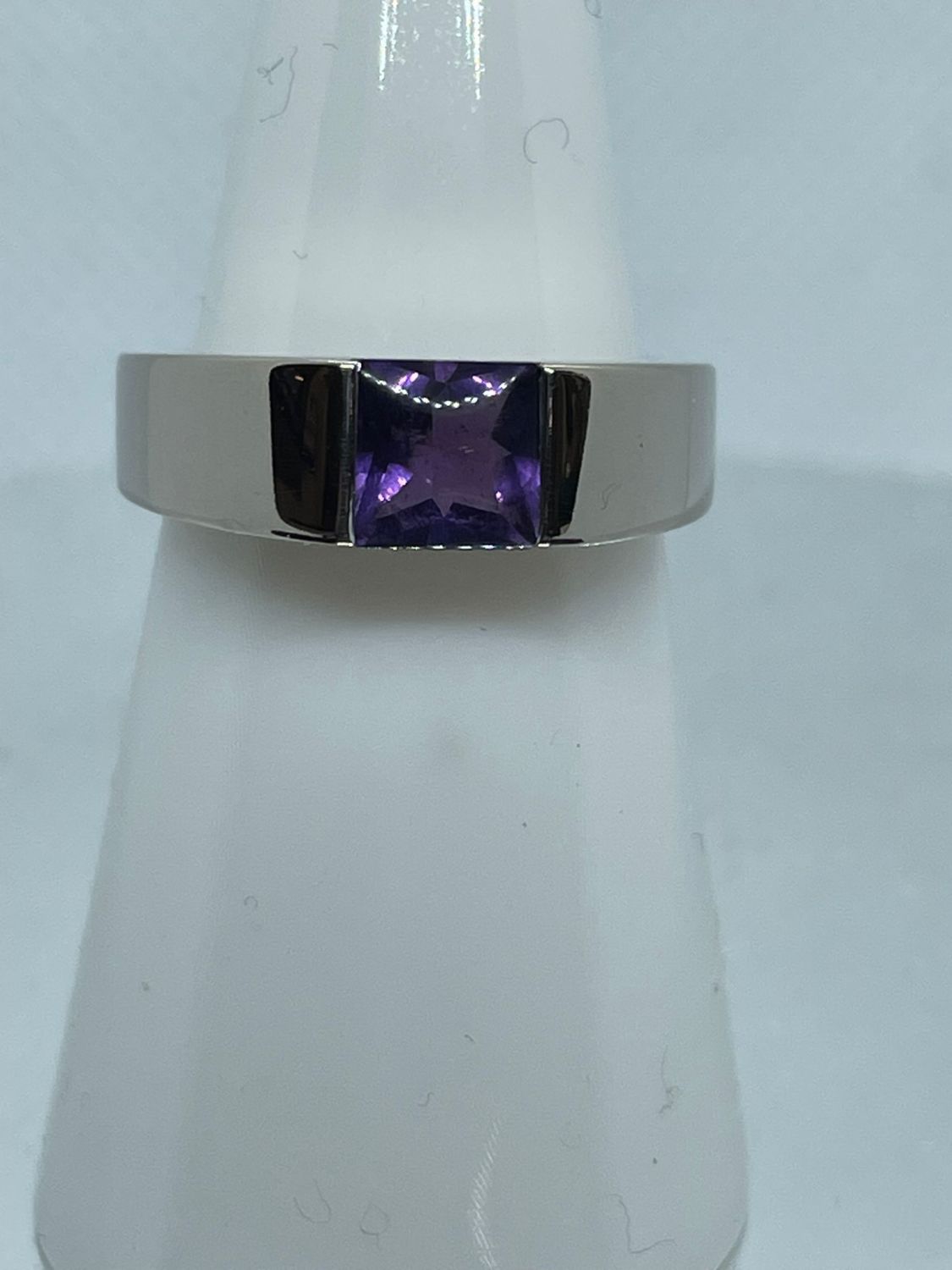 CARTIER - 18K WHITE GOLD / AMETHYST RING WITH BOX & CERTIFICATE - Image 4 of 5