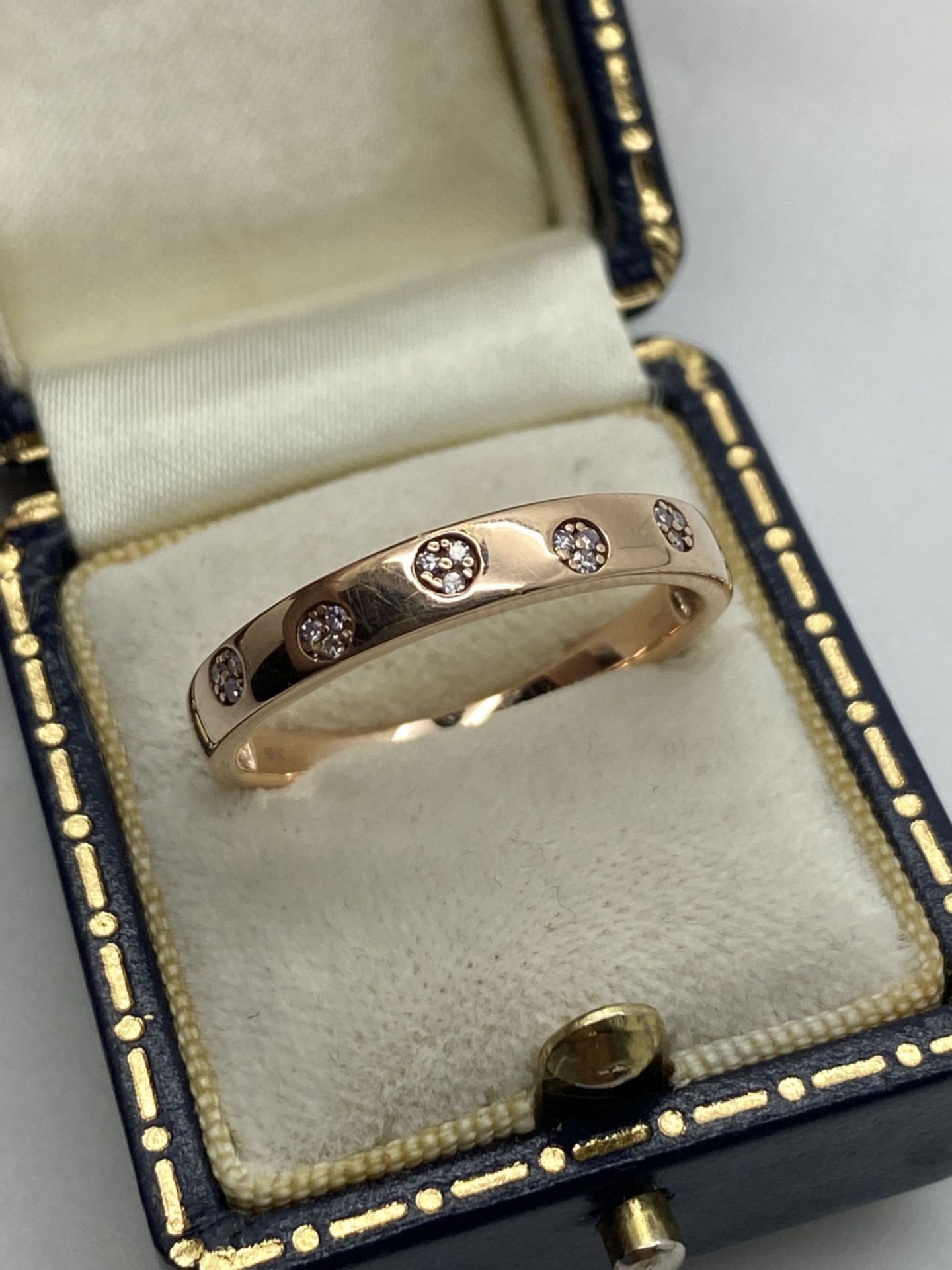 9k ROSE GOLD DIAMOND CLUSTER RING - APPROX. RING SIZE U - Image 4 of 10