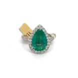 *** 4.61CT EMERALD & DIAMOND RING set in 18CT GOLD (8.00g)