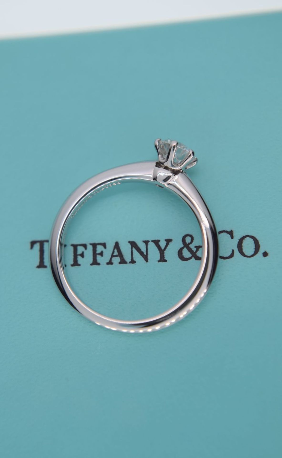 *HARRODS* TIFFANY & CO PLATINUM VVS2 DIAMOND SOLITAIRE RING ""THE TIFFANY SETTING®"" - BOX & CERT - Image 2 of 17