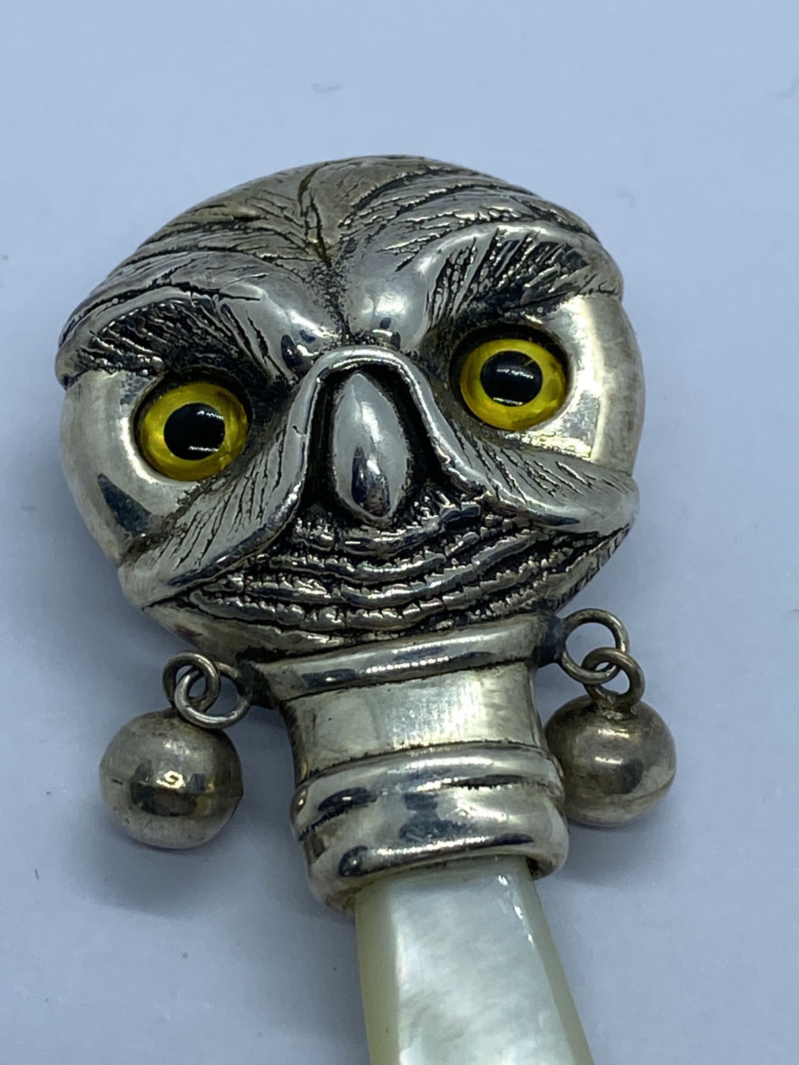 ANTIQUE SILVER & MOTHER OF PEARL BABIES RATTLE - Image 4 of 4