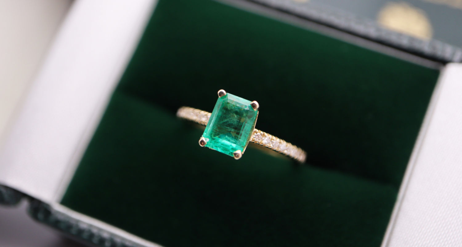 1.176CT EMERALD & DIAMOND RING set in 14K YELLOW GOLD - EMERALD CUT - Image 6 of 6