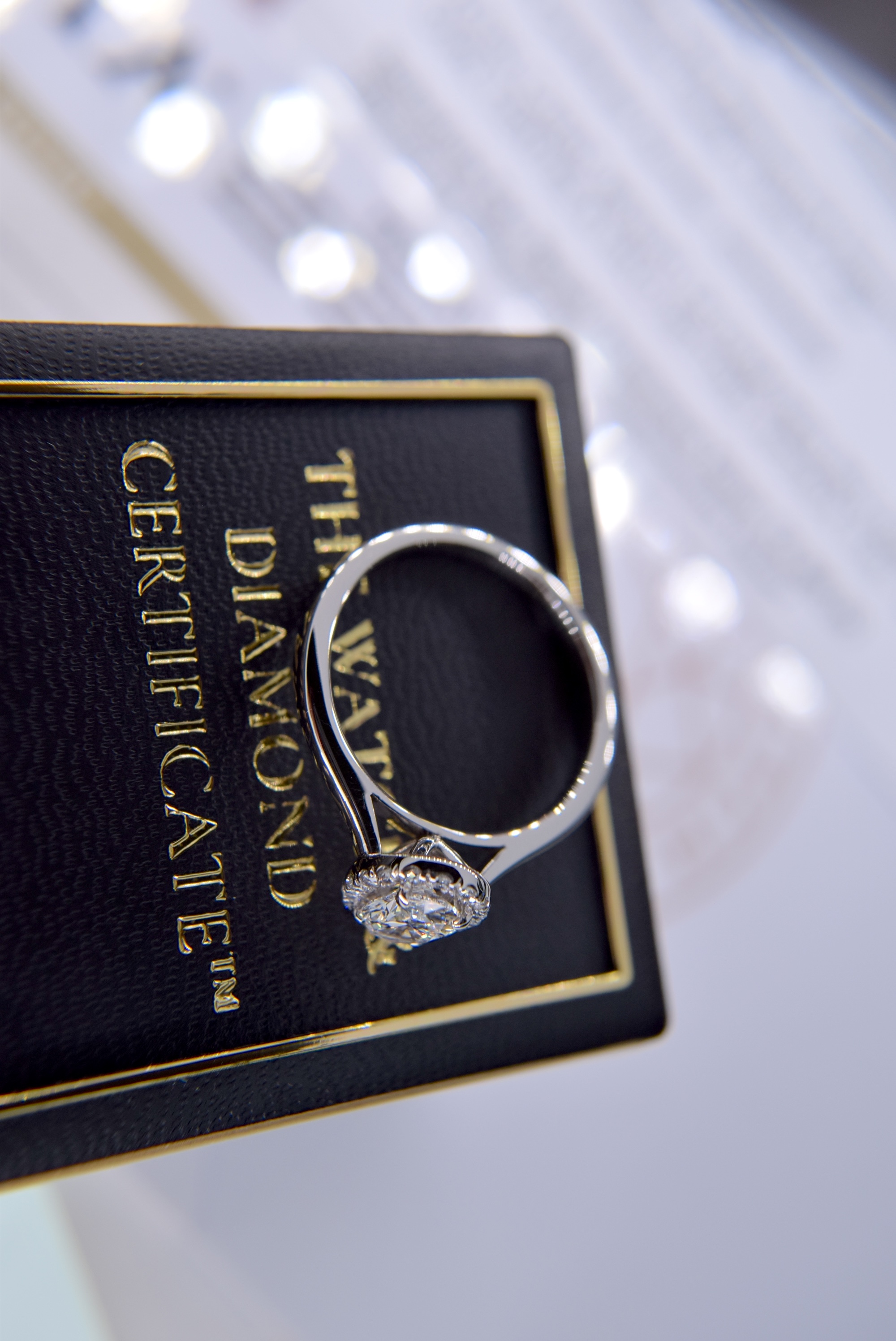 GIA DIAMOND PLATINUM HALO OVAL RING - WITH GIA DIAMOND DOSSIER CERT/ £4,995.00 VALUATION & BOX - Image 4 of 14