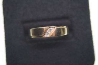 9CT GOLD DIAMOND RING