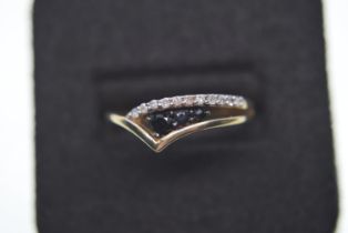 9CT GOLD DIAMOND RING