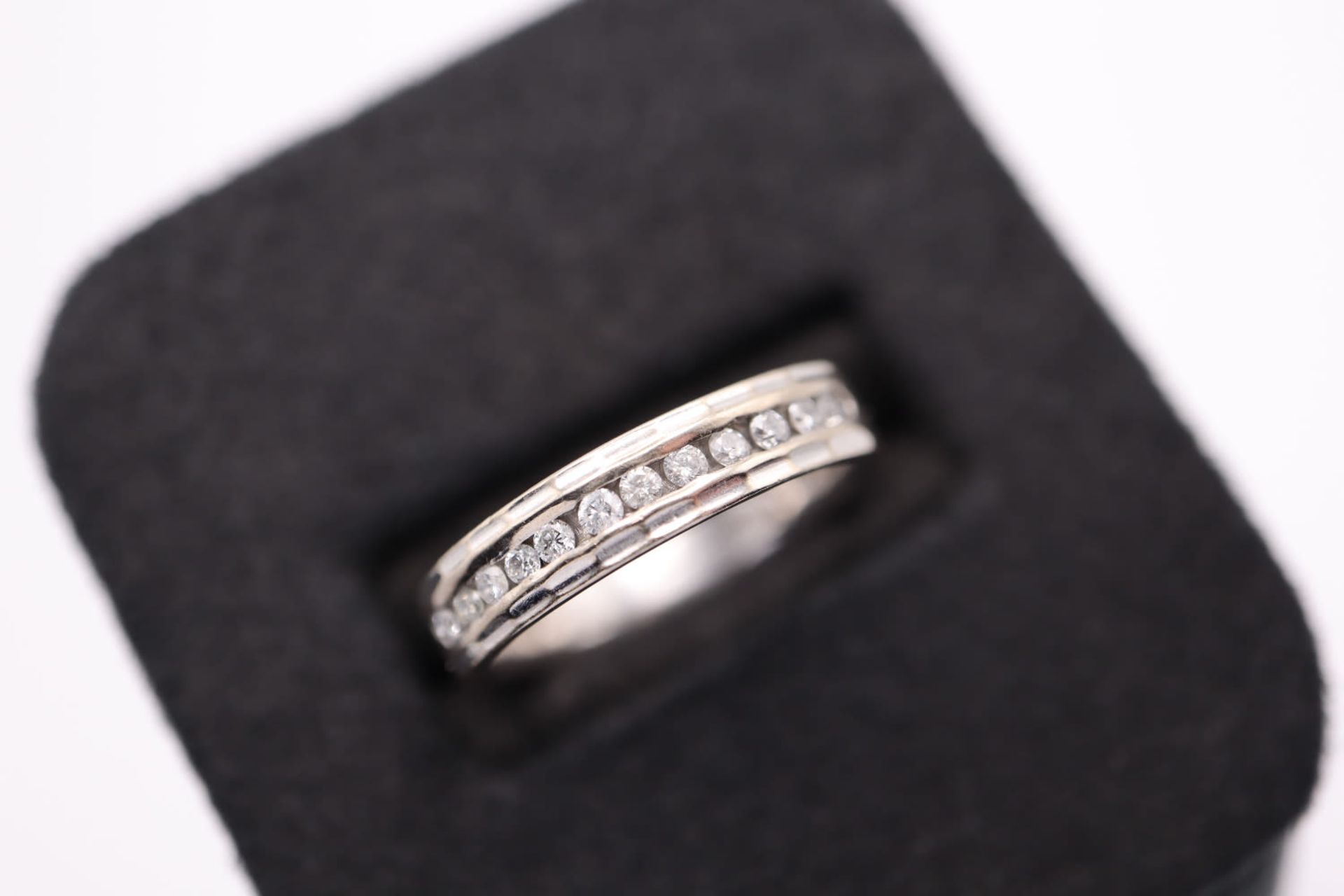 0.50CT DIAMOND RING / 9K GOLD (UK SIZE: L) - Image 2 of 3