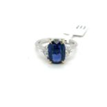3.33CT DIAMOND & SAPPHIRE TRILOGY RING set in 18CT GOLD (3.90g)