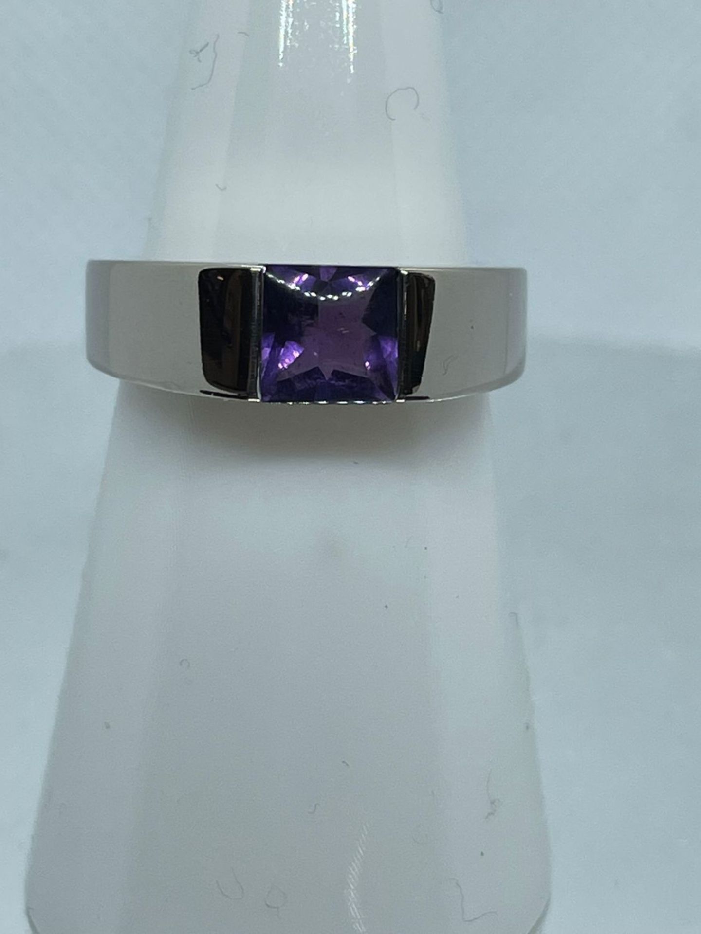CARTIER - 18K WHITE GOLD / AMETHYST RING WITH BOX & CERTIFICATE - Image 4 of 5