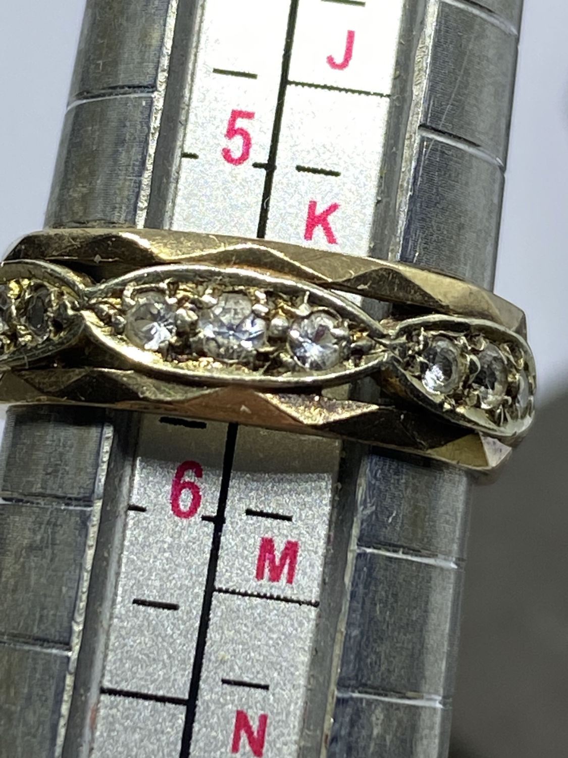9ct GOLD FULL ETERNITY RING SET WITH CLEAR STONES - Image 3 of 3