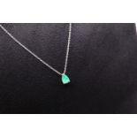 0.60CT EMERALD | 18K GOLD PENDANT & CHAIN