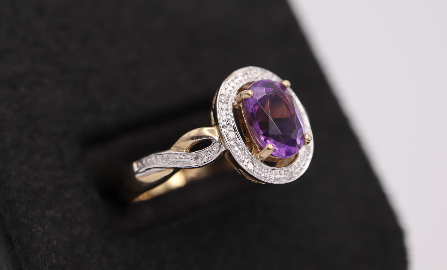 AMETHYST & DIAMOND 'HALO' RING - UK SIZE: P (9K GOLD) - Image 2 of 3