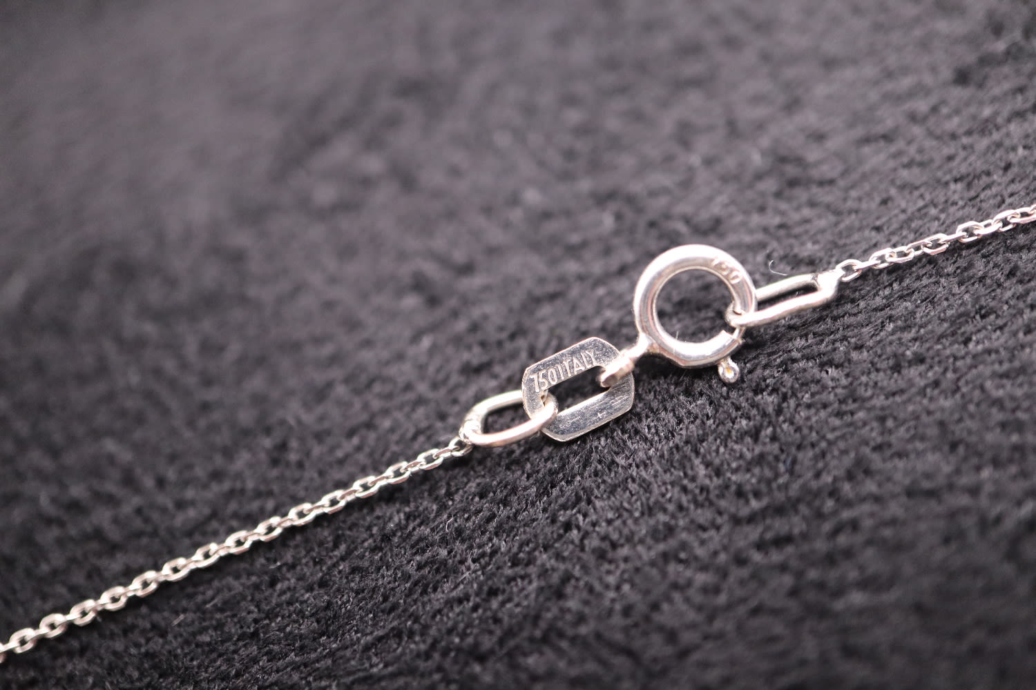 DIAMOND & PEARL PENDANT / 18K WHITE GOLD SETTING & CHAIN - Image 3 of 4