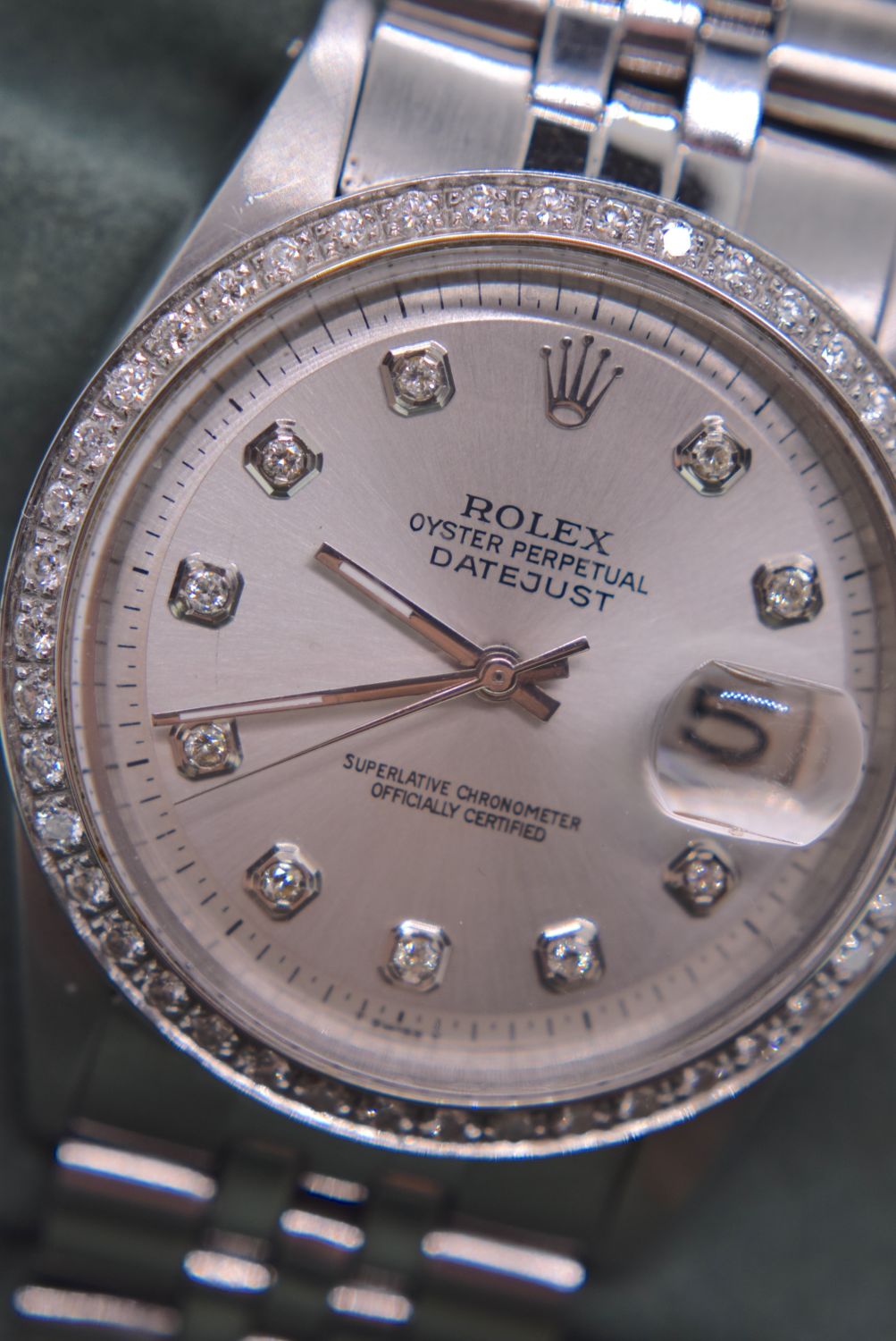 ROLEX DATEJUST 36MM - SILVER DIAMOND SET DIAL/ BEZEL (JUBILEE BRACELET) AUTOMATIC ROLEX MOVEMENT