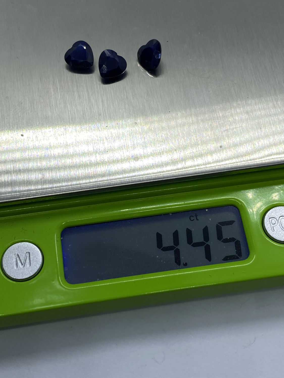 APPROX. 4.55ct LOOSE HEART SHAPED BLUE SAPPHIRES - Image 3 of 3