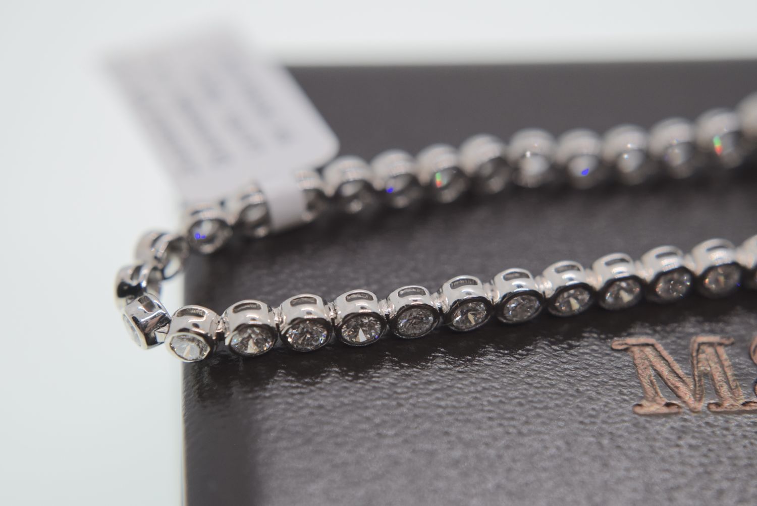 3.21CT DIAMOND TENNIS BRACELET (F/SI) 7"""" LENGTH IN 9CT WHITE GOLD (RUBOVER SET) - Bild 5 aus 5