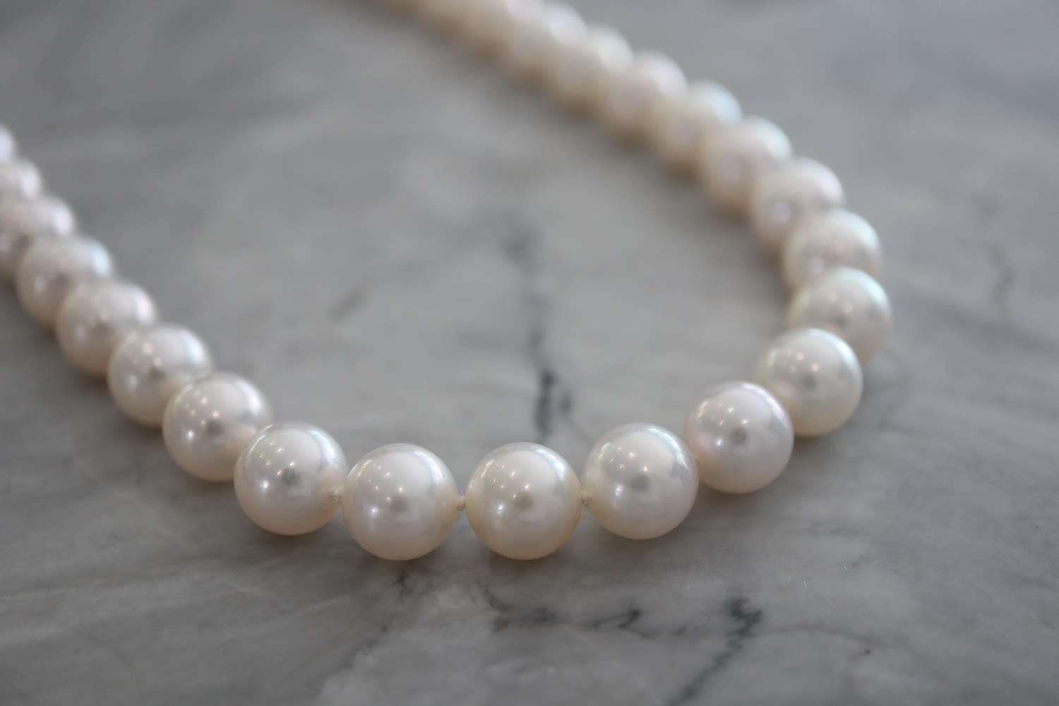 14K WHITE GOLD CLASP - STRING PEARL NECKLACE - Image 6 of 6