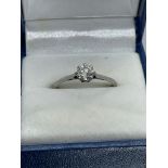 18ct white gold diamond solitaire .50ct size P