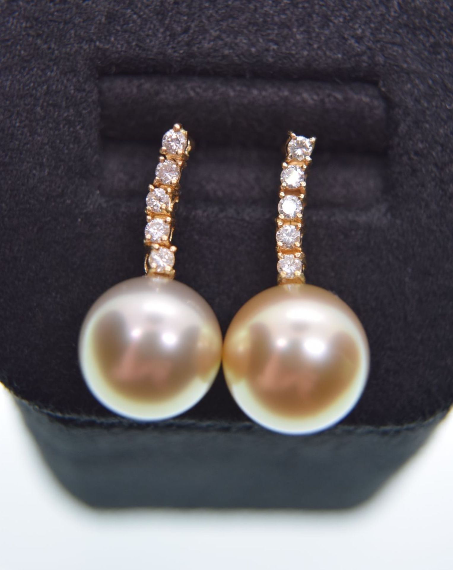 18K PEARL / DIAMOND DROP EARRINGS APPROX 25MM DROP (D: 0.50CT / P: SOUTH SEA)