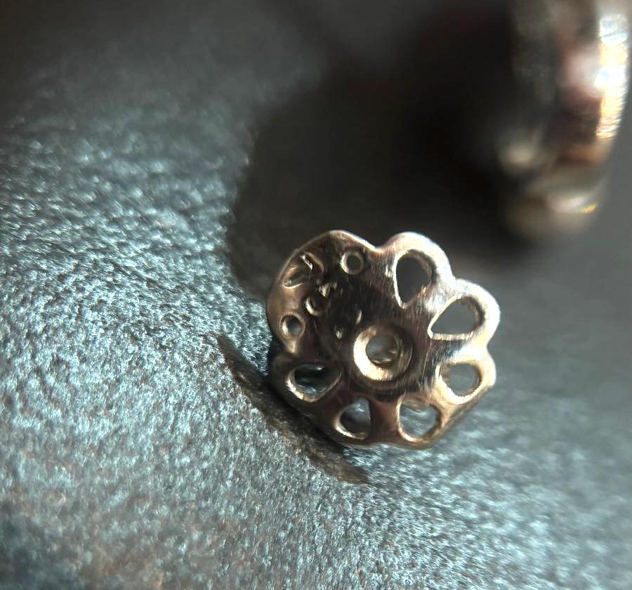 1.42CT DIAMOND 'FLOWER' STYLE EARRINGS (18CT WHITE GOLD) - Bild 6 aus 8
