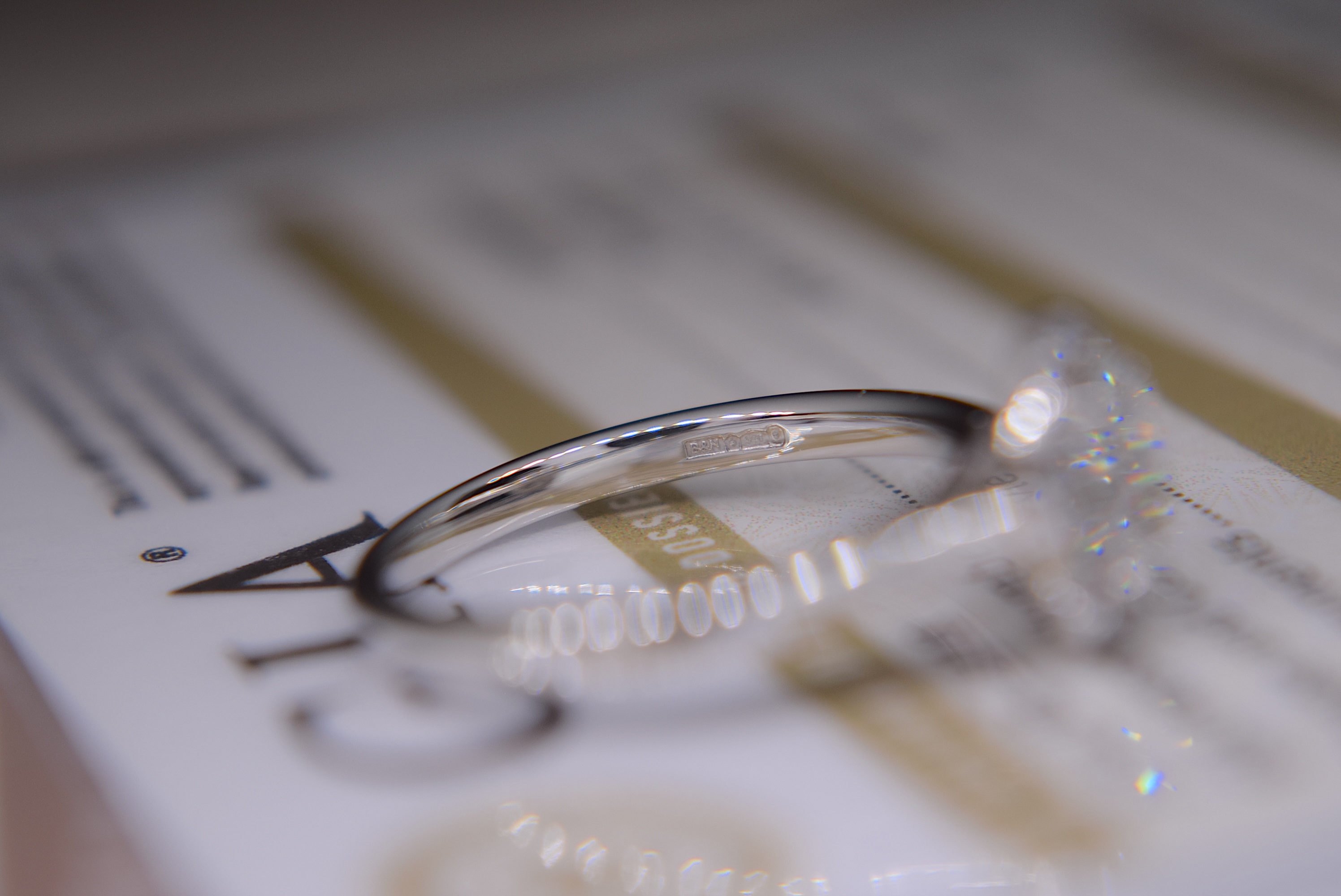 GIA DIAMOND PLATINUM HALO OVAL RING - WITH GIA DIAMOND DOSSIER CERT/ £4,995.00 VALUATION & BOX - Image 6 of 14