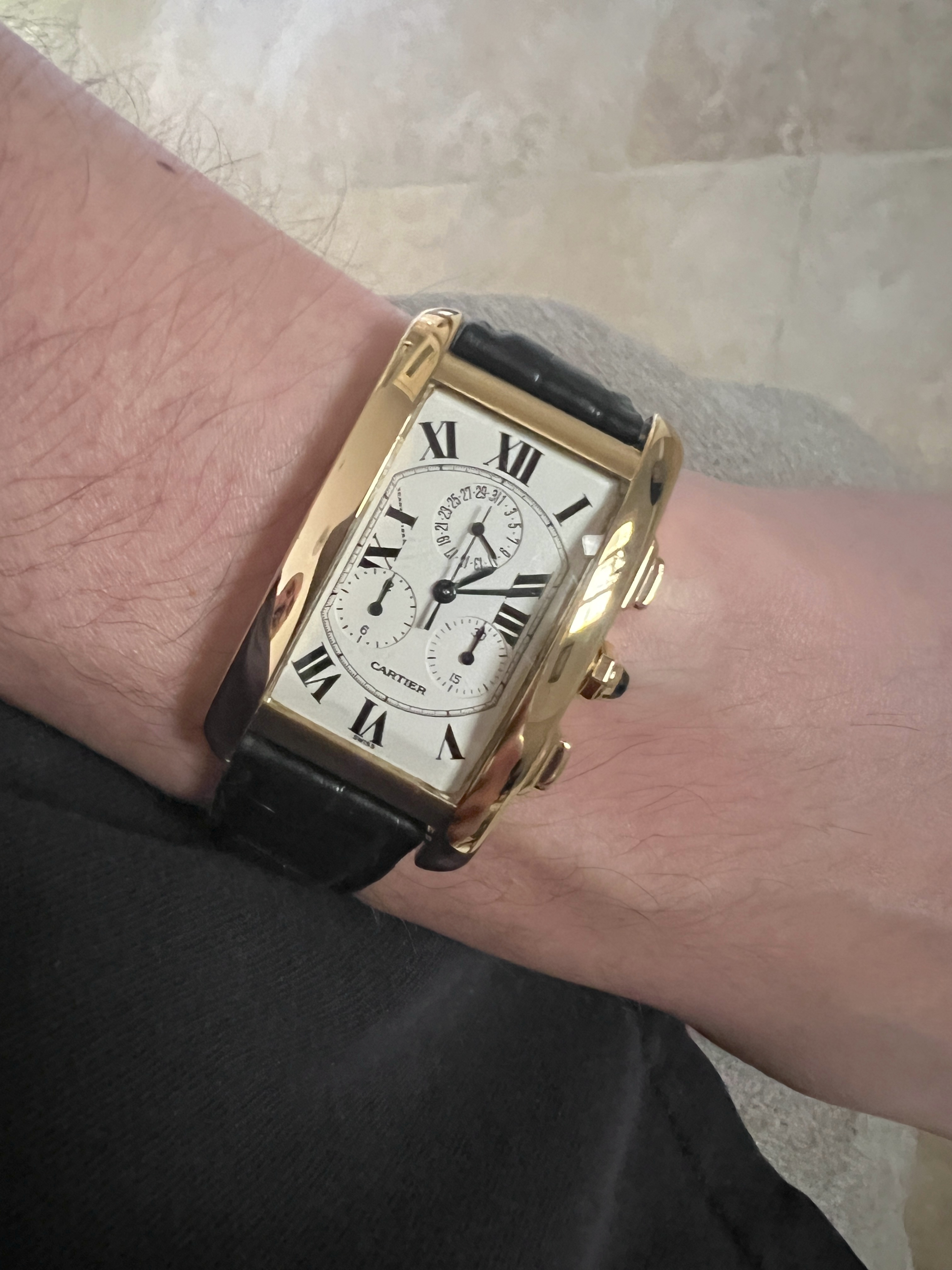 18K GOLD CARTIER TANK AMERICAINE REF. 1730 ON BLACK LEATHER WITH CARTIER SIGNED CLASP