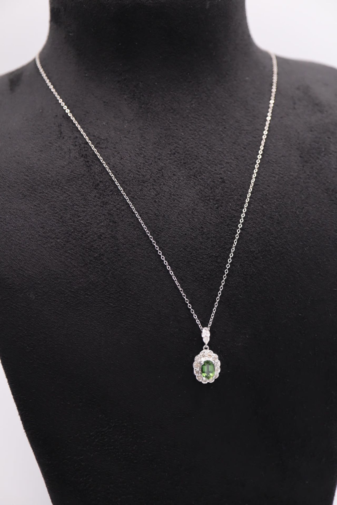 9k GOLD - PERIDOT & DIAMOND PENDANT / CHAIN - Image 2 of 4