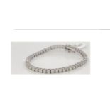 STUNNING 9.40ct G/H-VS DIAMOND TENNIST BRACELET SET IN 18ct WHITE GOLD