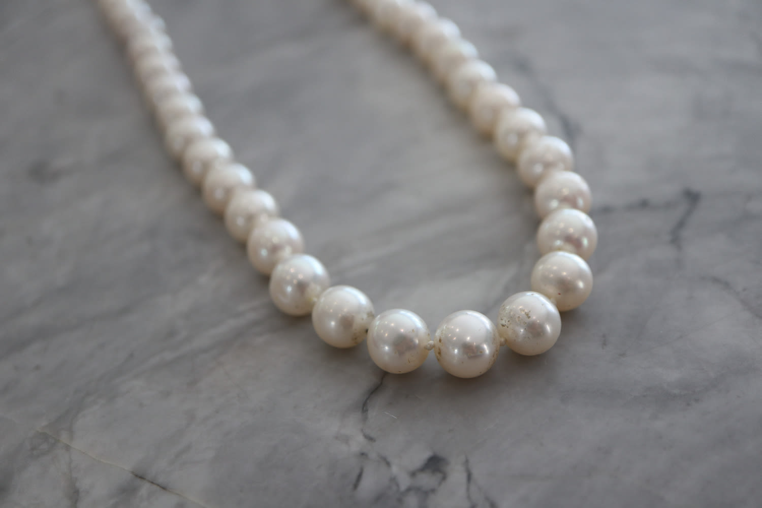 14K WHITE GOLD CLASP - STRING PEARL NECKLACE - Image 2 of 6